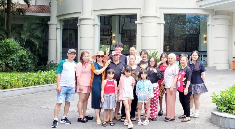 Family travelling with JoTrip